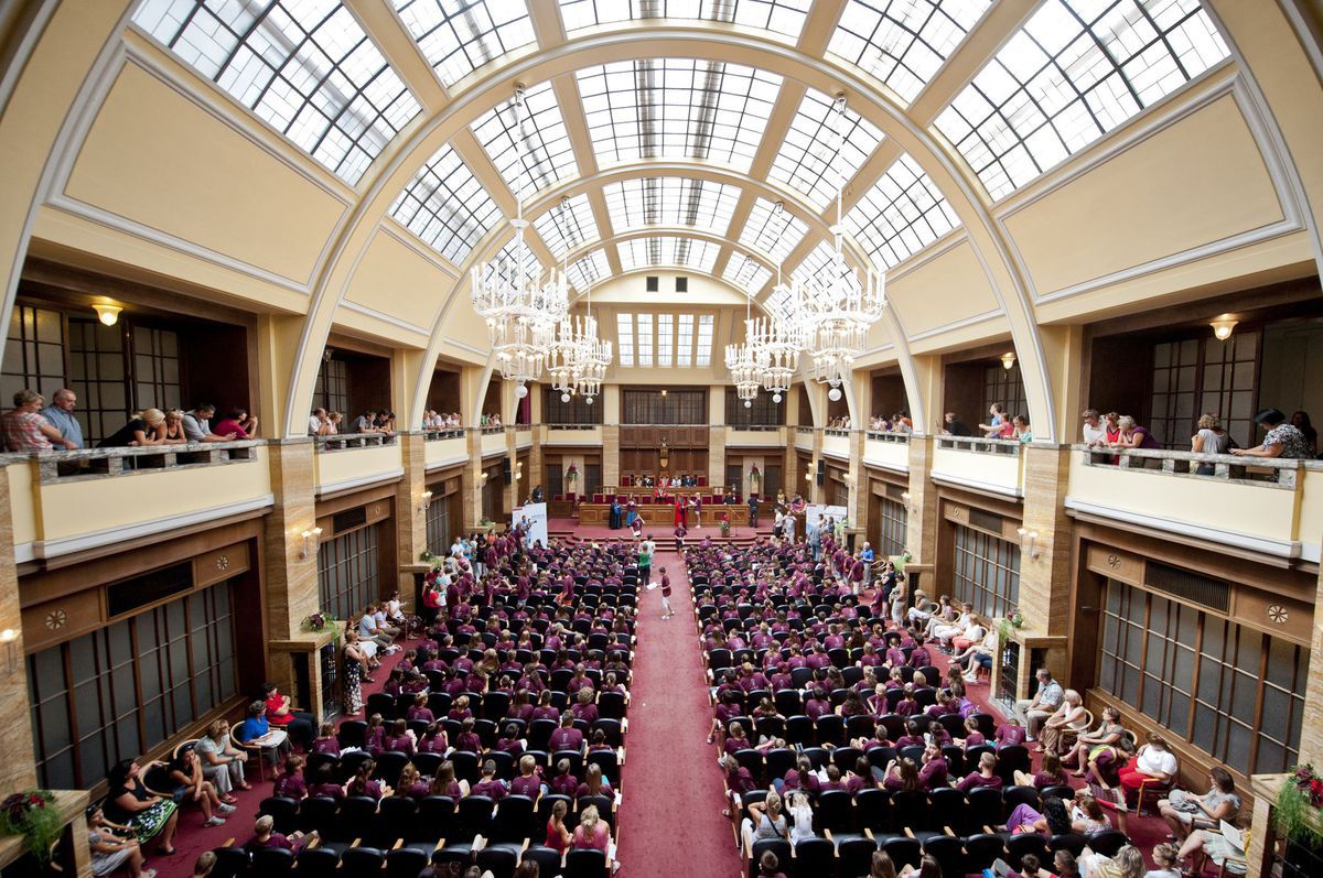 Aula Univerzity Komenského. Táto vysoká škola...