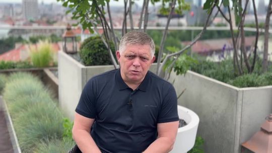Fico v novom videu: Ostrá kritika Hlasu, obhajoba ekonomiky a očakávané stretnutie s Magyarom. Vytiahne Benešove dekréty?
