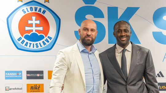 Nový tréner Slovana Yaya Touré na prvej tlačovke