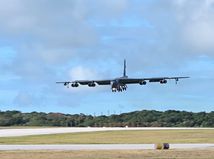 Bombardér B-52, Reuters, NEPOUZIVAT