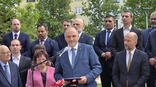 Na vyhlásenie termínu volieb nakoniec nepočkal. Primátor Polaček oficiálne oznámil svoju ďalšiu kandidatúru