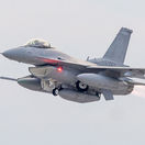 prelet, stíhačky, F-16, Národný futbalový štadión