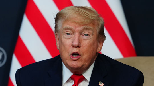 Trump aktivoval núdzový zákon. Obáva sa o obranu USA, domáca výroba zbraní naráža na limity