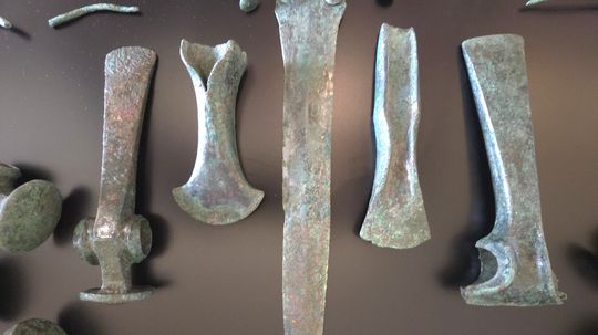 Náhodný objav v lese odhalil vzácny poklad. Archeológovia teraz ukazujú jeho tajomstvá