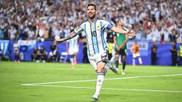 Neuveriteľné, grandiózne, kričal komentátor. Nezastaviteľný a rekordný Messi zničil Alžírsko hetrikom