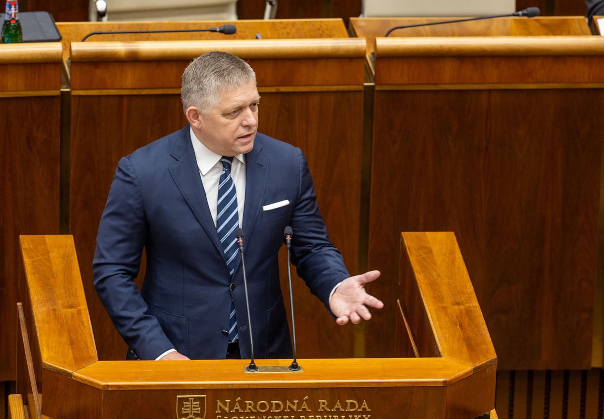 Premiér Robert Fico v pléne Národnej rady počas...
