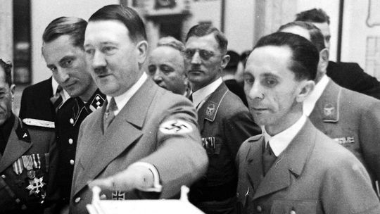 Nemecká poslankyňa si ako zvonenie nastavila hlas Josepha Goebbelsa. “Chcete totálnu vojnu?” znelo z jej mobilu