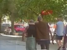 muž so sekerou v Bratislave