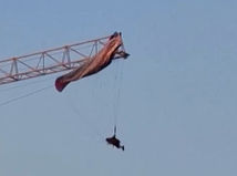 paraglajding, žeriav, Čína, Reuters, NEPOUZIVAT