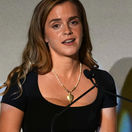 Britain Herečka Emma Watson sa po dlhšom čase ukázala v spoločnosti. 