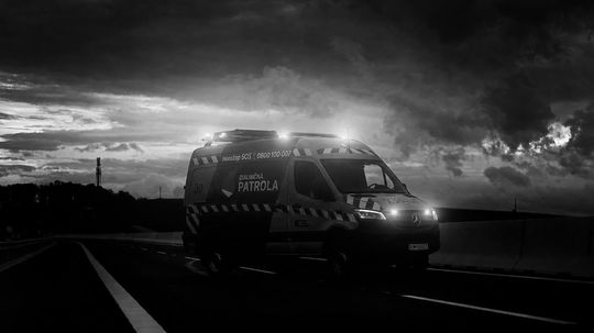 Na diaľnici D1 zahynul pracovník Diaľničnej patroly. NDS vyjadrila rodine sústrasť