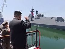 kim a jeho vojenské lode, kľdr,