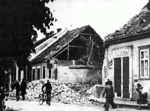 Bombardovanie Kosic - zniceny dom