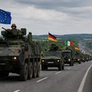 Vojenská kolóna EÚ - obrázok vytvorený AI