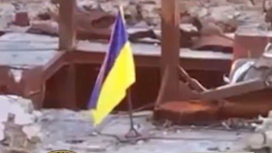 VIDEO: Od roku 2022 tam stáli Rusi. Nad Kinburnskou kosou veje ukrajinská vlajka, okupanti ustupujú