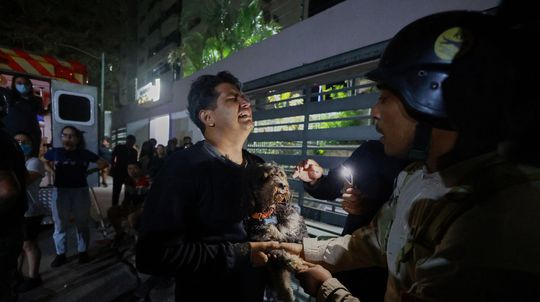 Plač, zúfalstvo, obavy. Venezuela sa spamätáva z ničivého zemetrasenia, pomôcť chce aj Slovensko