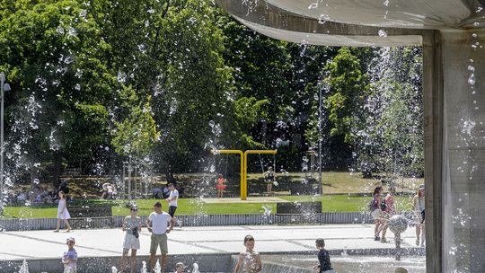 Horúčavy zasiahnu väčšinu Slovenska. Teploty môžu byť nebezpečné, SHMÚ varuje ľudí