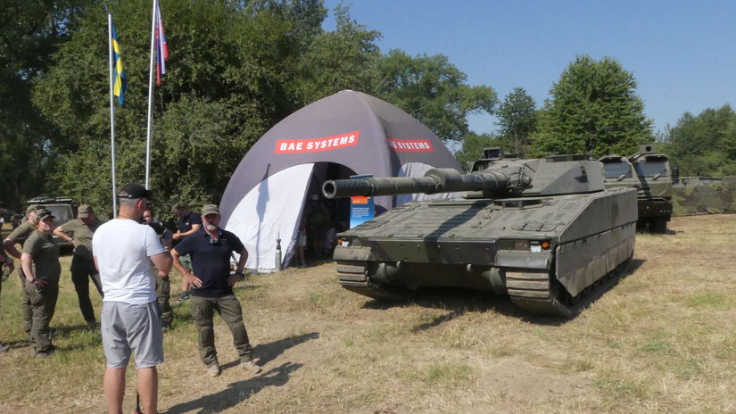 Riaditeľ platformy CV90 v spoločnosti BAE...