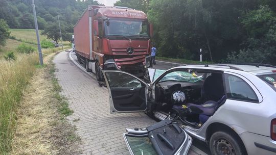 Tragédia v Giraltovciach. Pri zrážke auta a kamiónu zomreli dve ženy